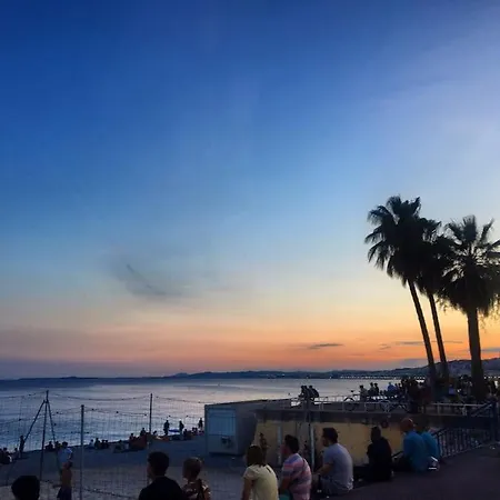 公寓 Bright At Mimi's