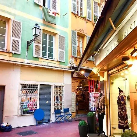Bright At Mimi's Nizza